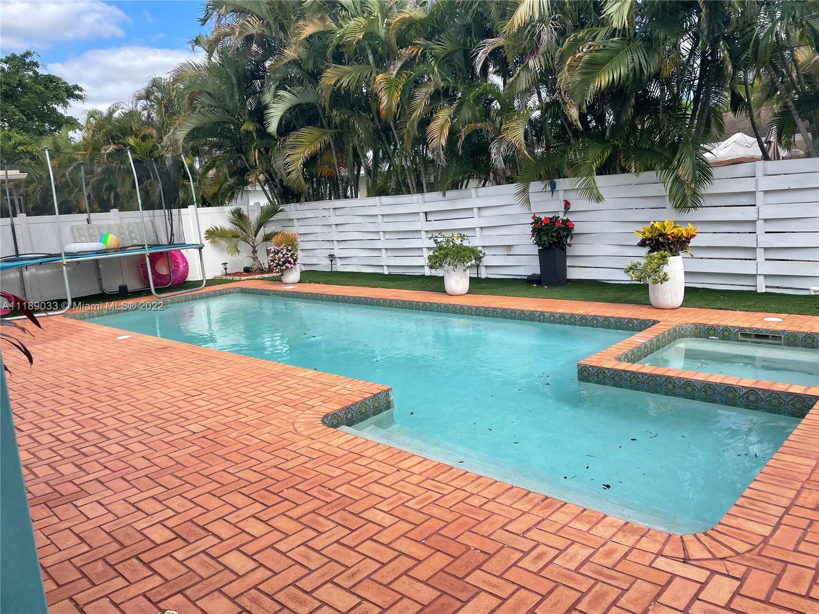 PEMBROKE LAKES SEC 1 - Residential Lease