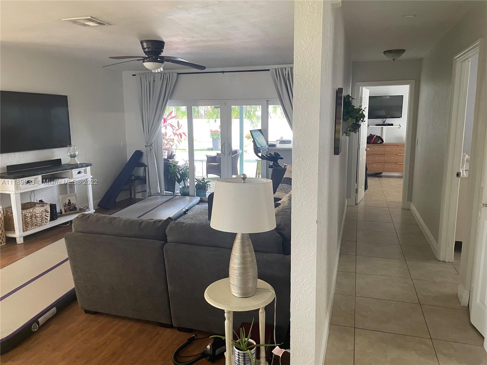 PEMBROKE LAKES SEC 1 - Residential Lease