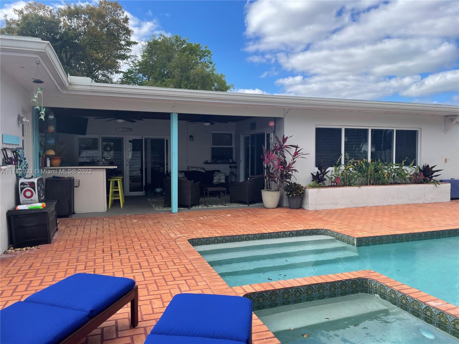 PEMBROKE LAKES SEC 1 - Residential Lease