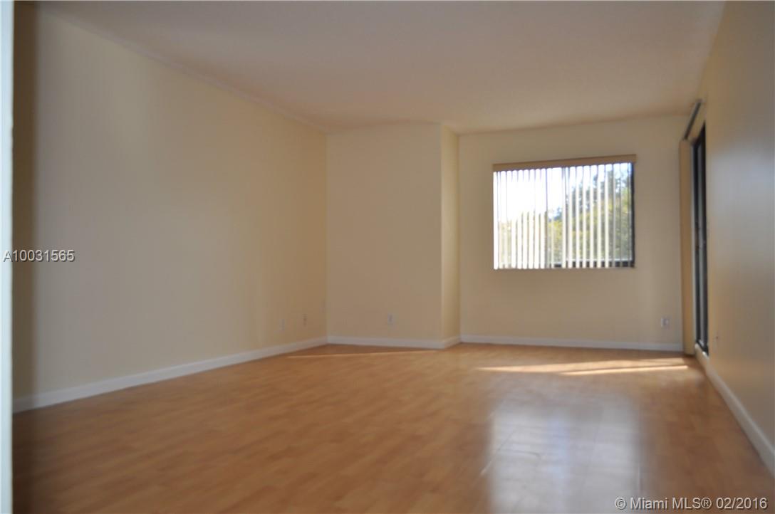 Fantastic location, close to Shopping, Gyms, Schools, Major roadways etc.. Secured building with pool.