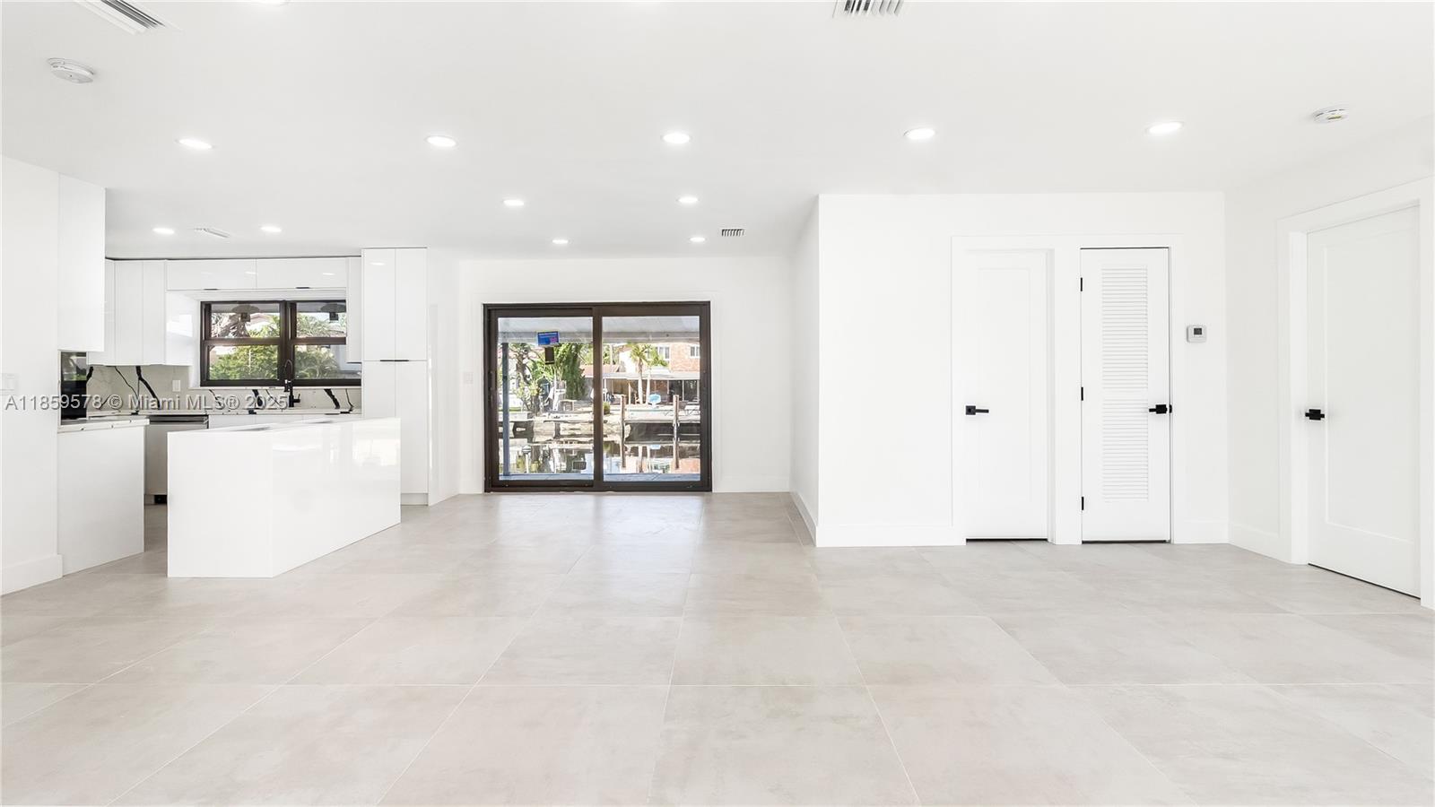 MIDDLE RIVER MANOR - Residential