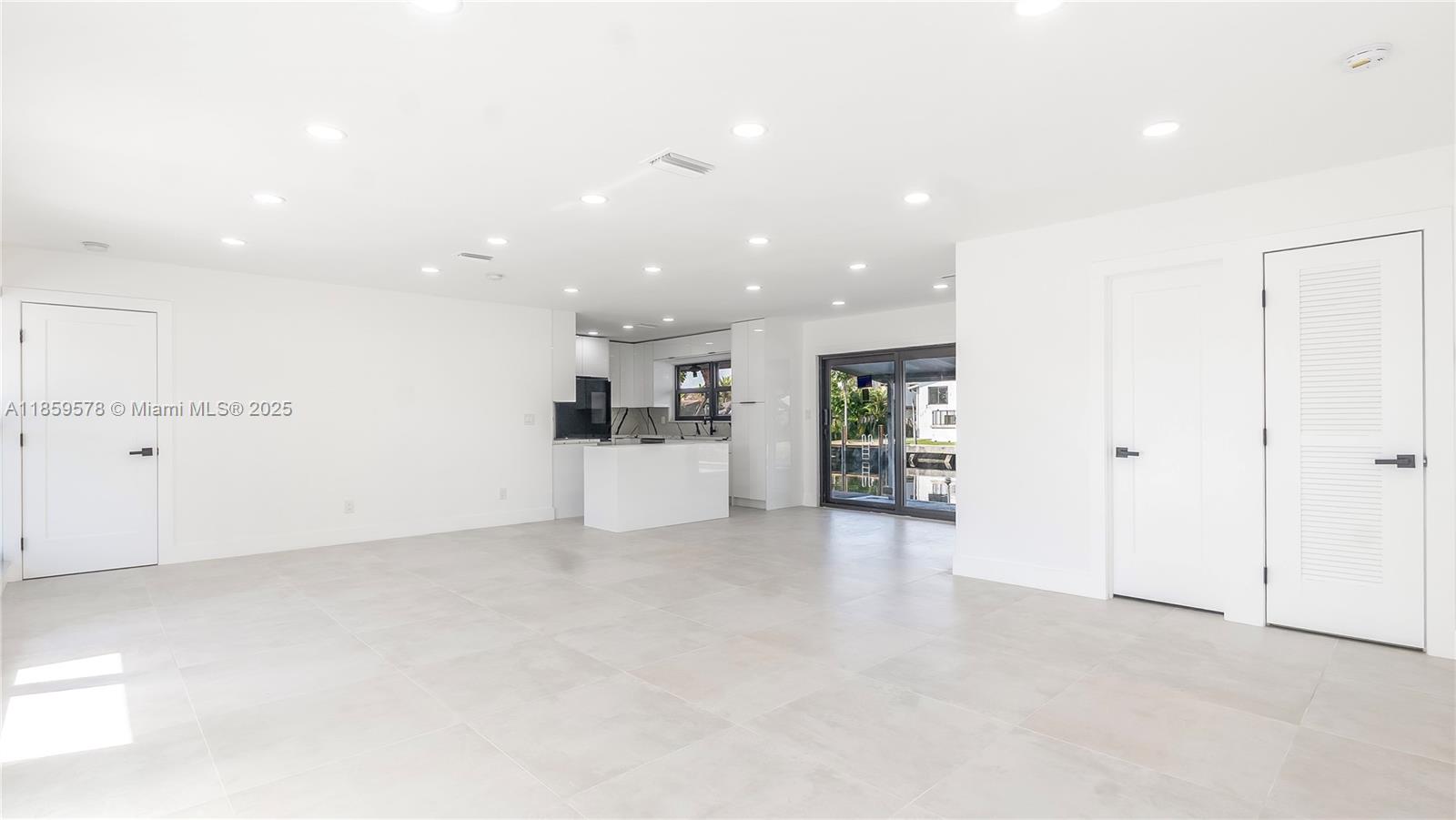 MIDDLE RIVER MANOR - Residential