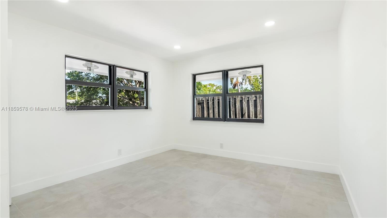 MIDDLE RIVER MANOR - Residential