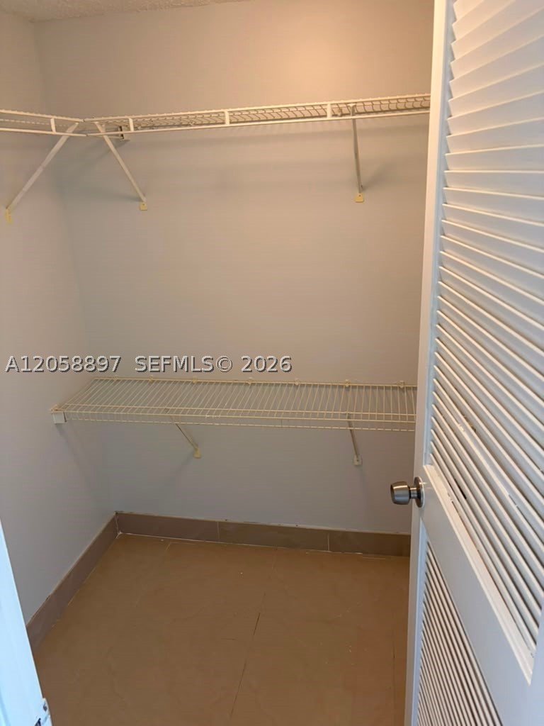 SUMMER LAKE CONDO - Residential