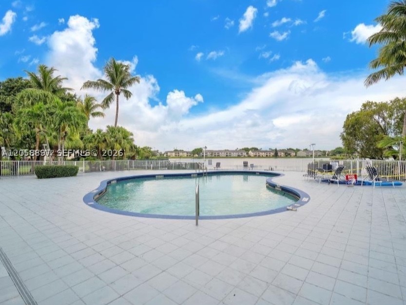 SUMMER LAKE CONDO - Residential