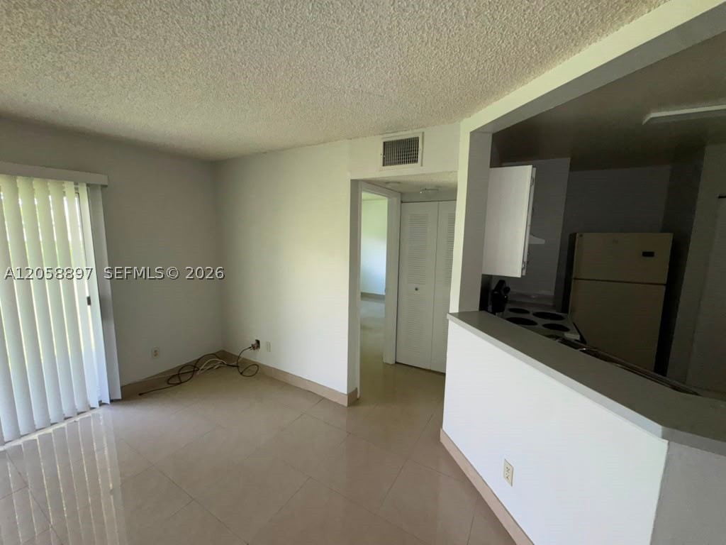 SUMMER LAKE CONDO - Residential
