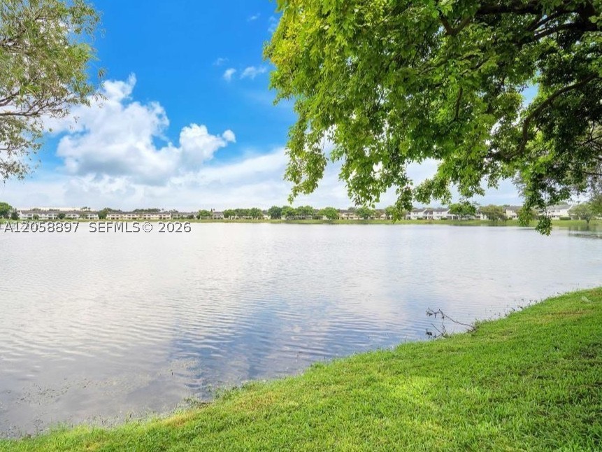 SUMMER LAKE CONDO - Residential