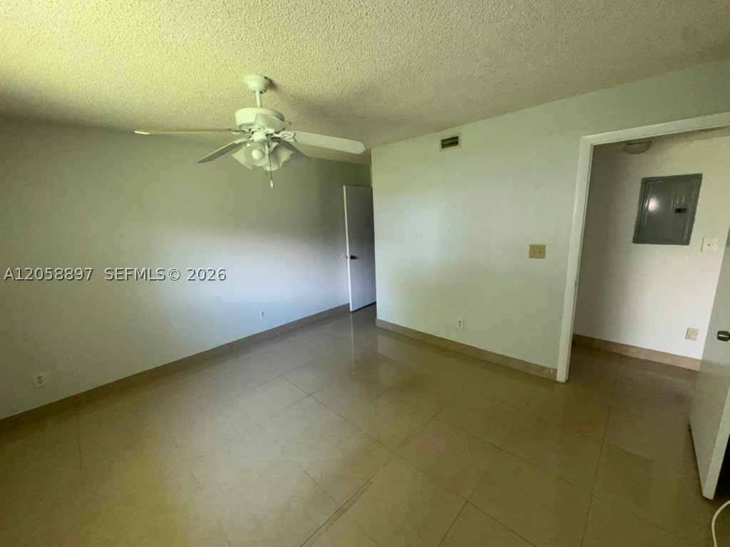 SUMMER LAKE CONDO - Residential