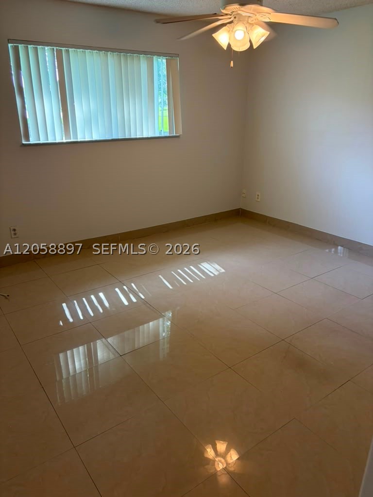 SUMMER LAKE CONDO - Residential
