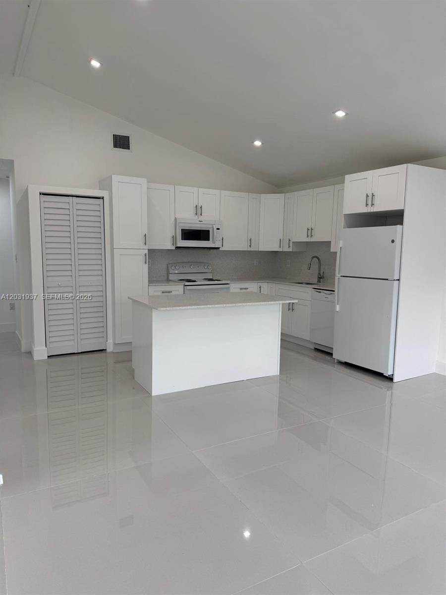BREEZESWEPT HEIGHTS 1ST A - Residential Lease