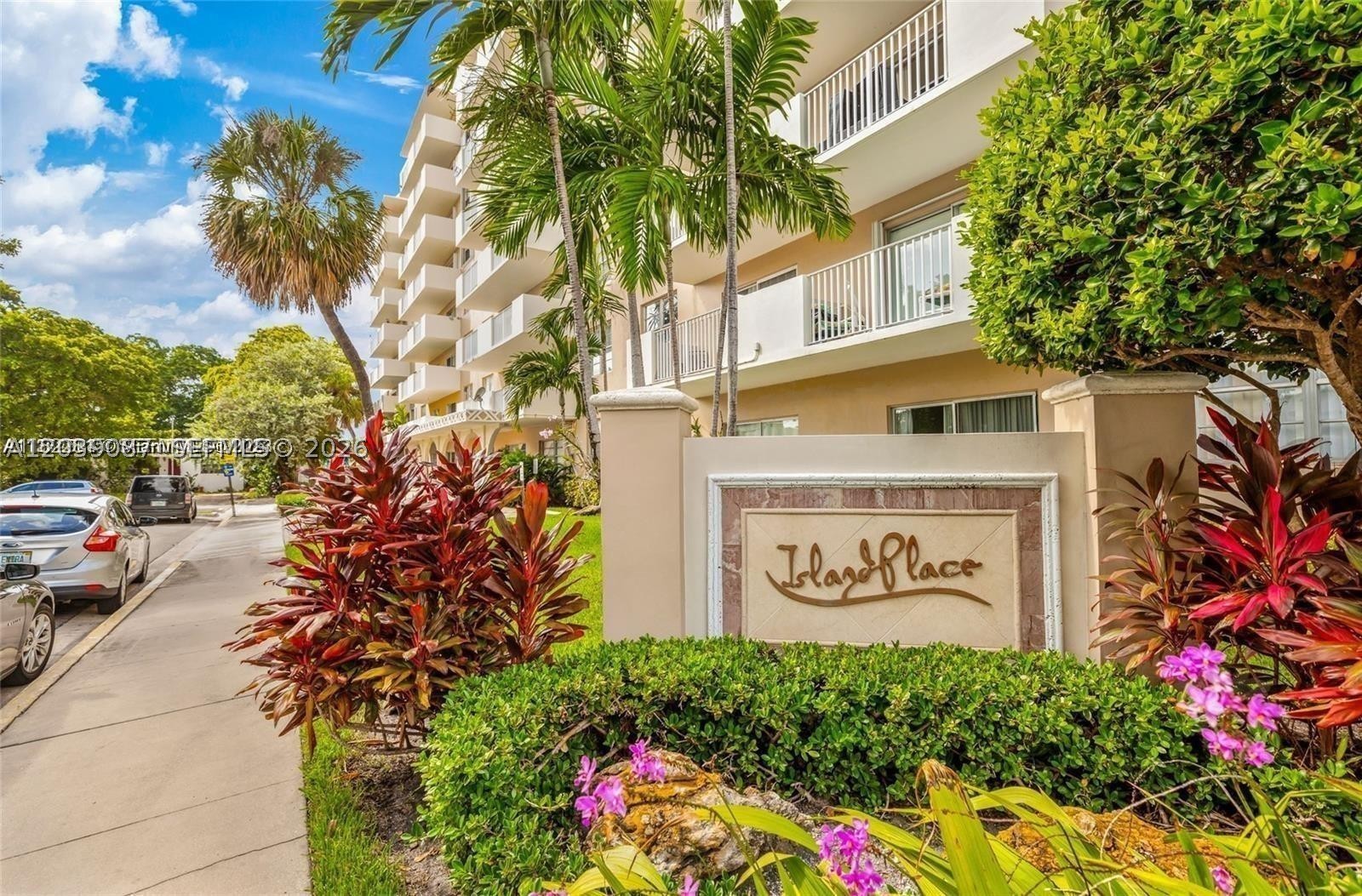 TOTALLY REMODELED 1BDRM/1 BATH WITH AMAZING WATERVIEW.  LAMINATED FLOORS, NEW OPEN KITCHEN WITH QUARTZ COUNTER TOPS AND STAINLESS STEEL APPLIANCES, PLENTY OF CLOSET SPACE. SECURE BUILDING IN THE HEART OF NORTH BAY VILLAGE WITH EXCERCISE ROOM, LAUNDRY IN EVERY FLOOR AND BAYSIDE POOL.   24 HRS NOTICE TO SHOW.**SHOW IT AND RENT IT **