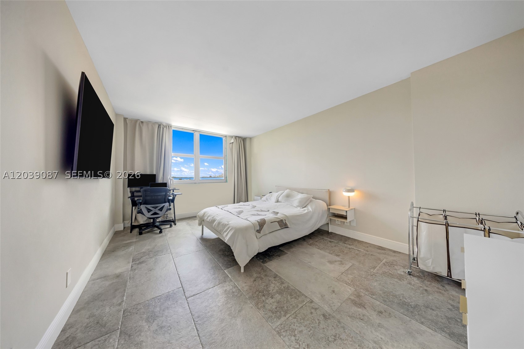 ISLAND PLACE AT NORTH BAY - Residential Lease