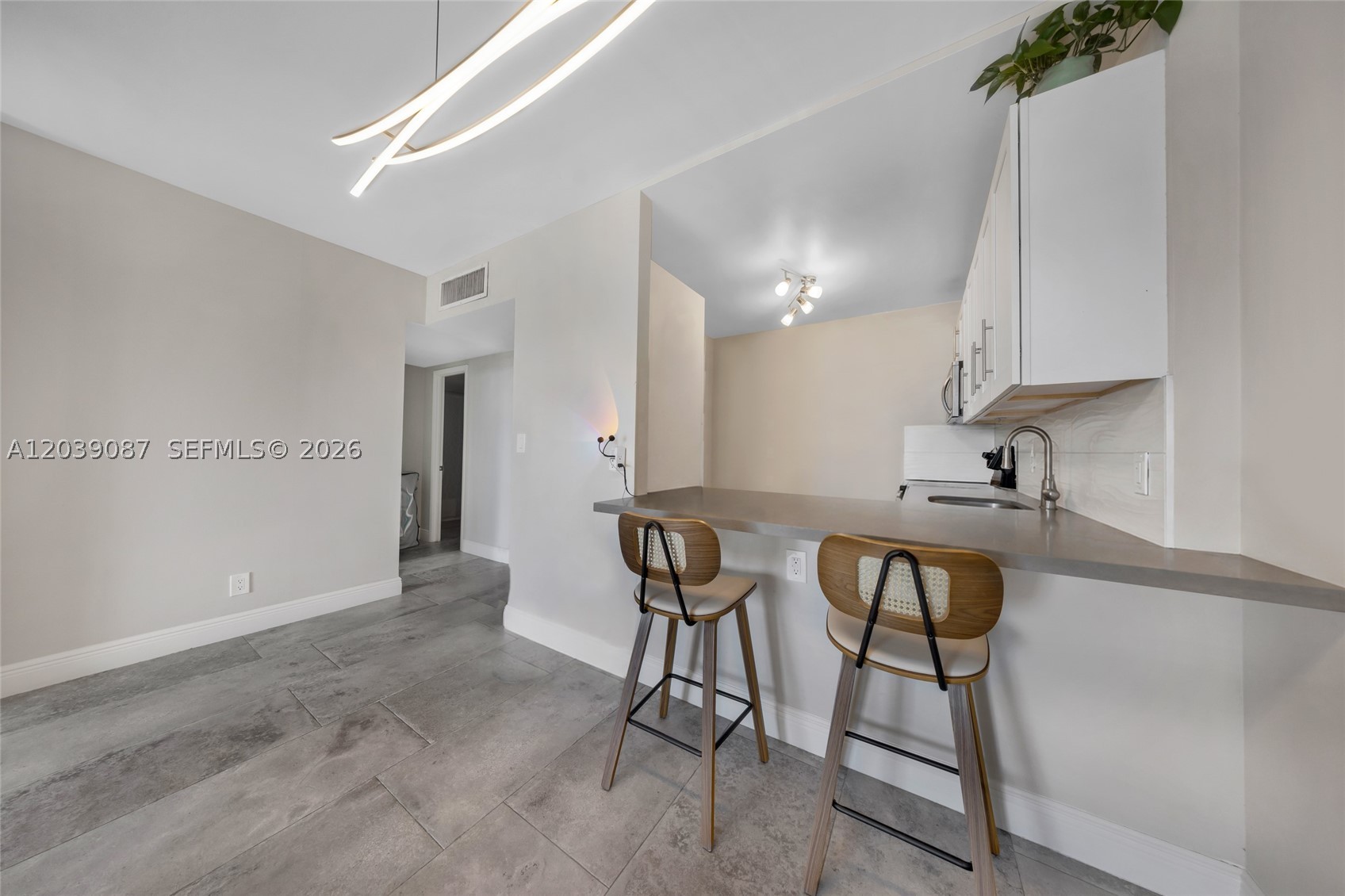 ISLAND PLACE AT NORTH BAY - Residential Lease