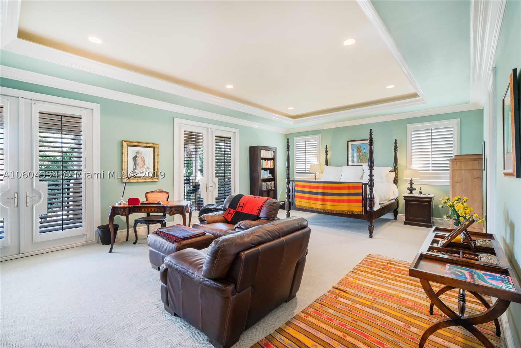 SMUGGLERS COVE - Residential