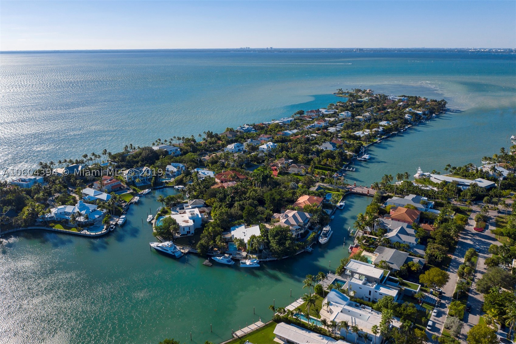 SMUGGLERS COVE - Residential