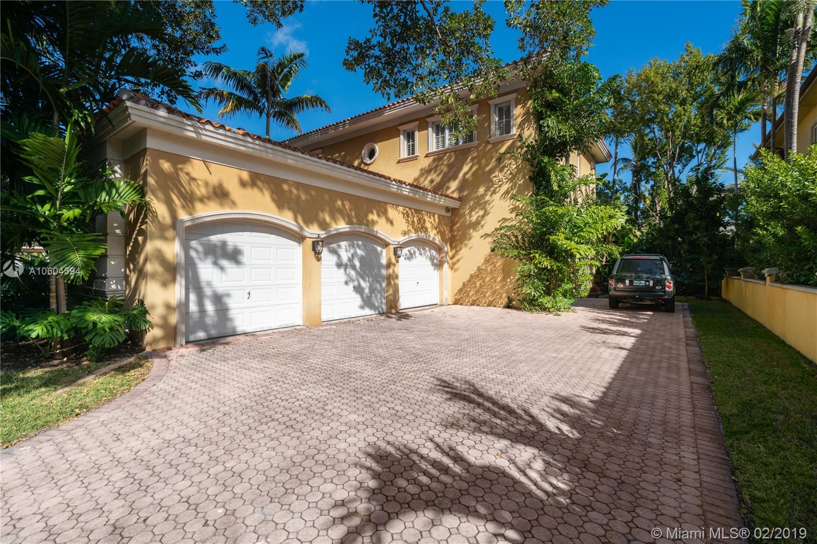 SMUGGLERS COVE - Residential