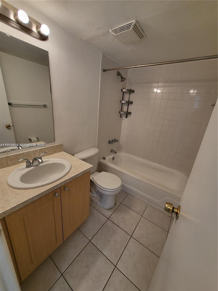 NEWPORT CONDO - Residential
