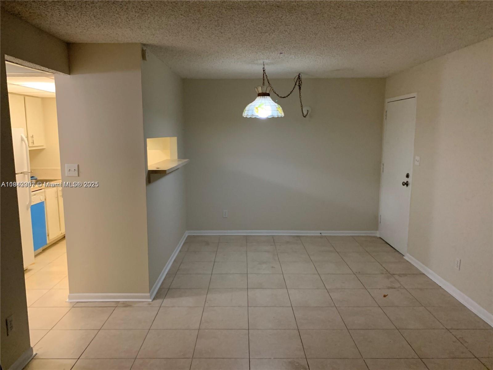 HAMPTON COURT CONDO - Residential