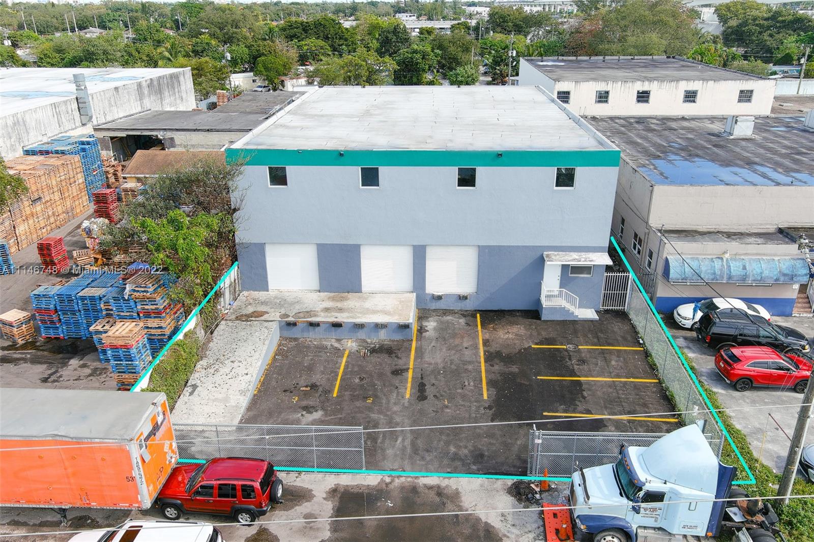 Freestanding CBS Construction 
Located between Amazon & Miami Int. Airport
Qualified Opportunity Zone
+/- 6,500 SF
3 Newly Built Offices
New Kitchen
New Conference Room
2 New Bathrooms
3 Dock Doors with a Loading Platform
1 Concrete Ramp
26' Clear Ceilings
Warehouse Clerestory Windows 
Freshly Painted Inside & Out
New Asphalt Parking Lot Striping
Fully Remodeled