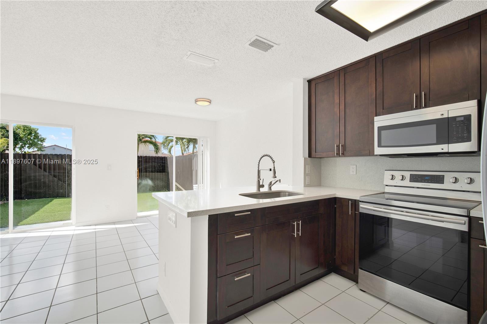 WEITZER SERENA LAKES TOWN - Residential Lease