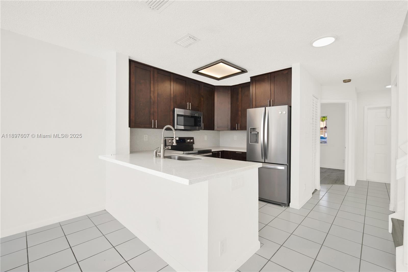 WEITZER SERENA LAKES TOWN - Residential Lease