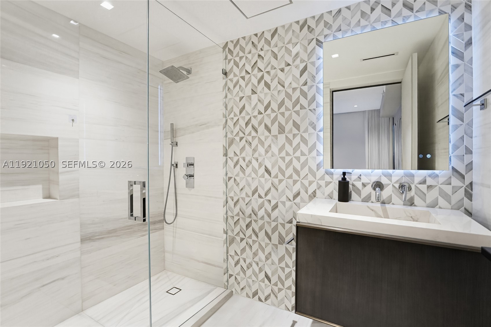 MEI CONDO - Residential
