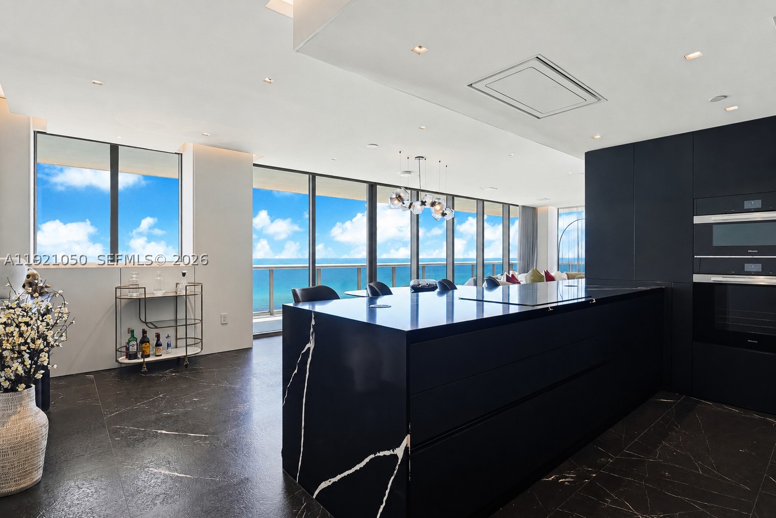 MEI CONDO - Residential