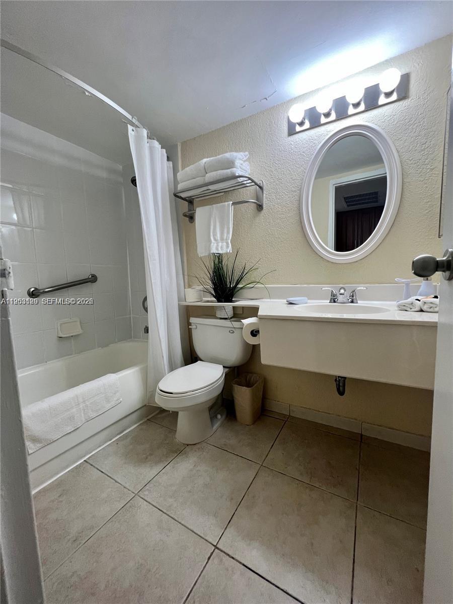 THE AVENTURA BEACH CLUB C - Residential