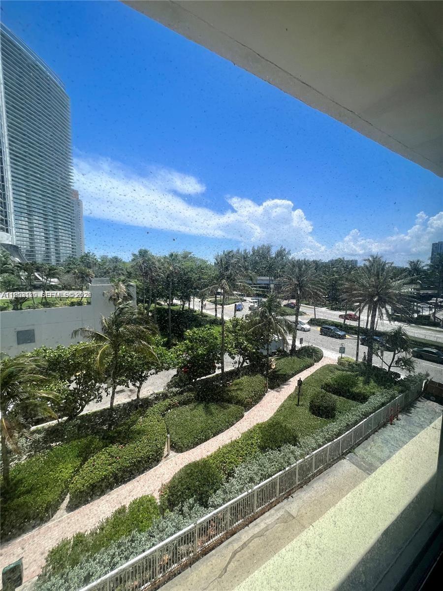 THE AVENTURA BEACH CLUB C - Residential