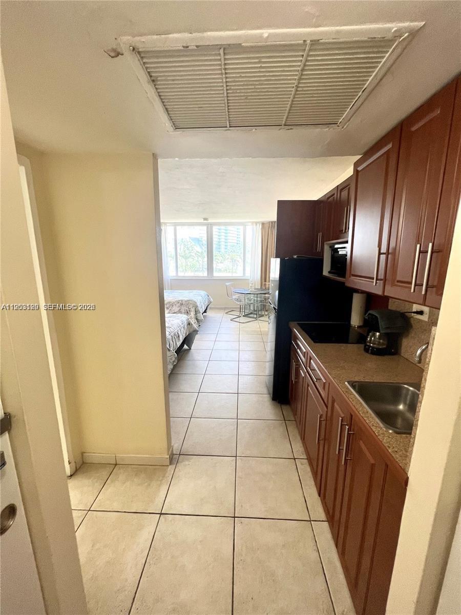 THE AVENTURA BEACH CLUB C - Residential