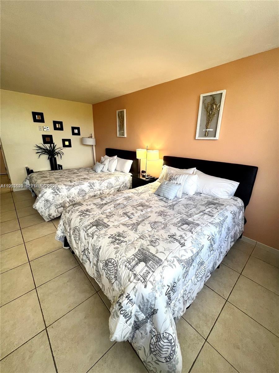 THE AVENTURA BEACH CLUB C - Residential