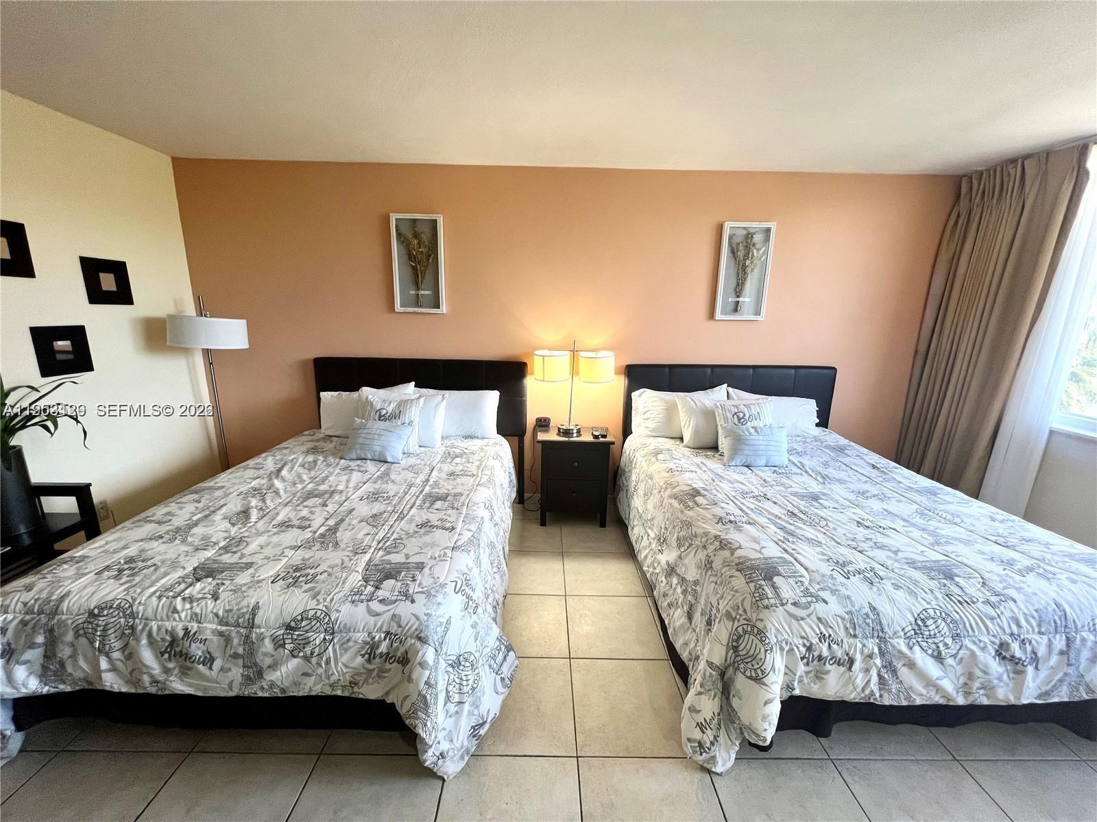 THE AVENTURA BEACH CLUB C - Residential