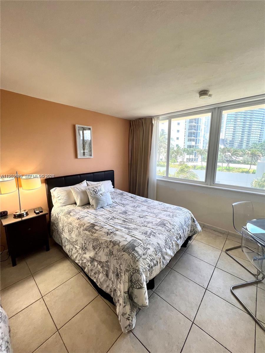 THE AVENTURA BEACH CLUB C - Residential