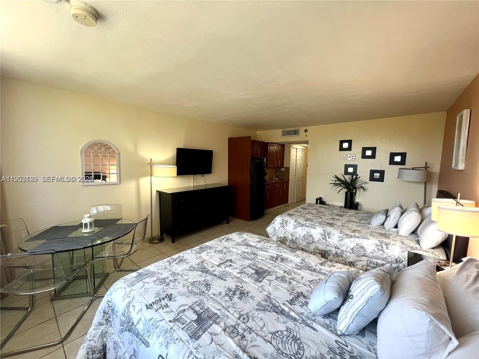 THE AVENTURA BEACH CLUB C - Residential