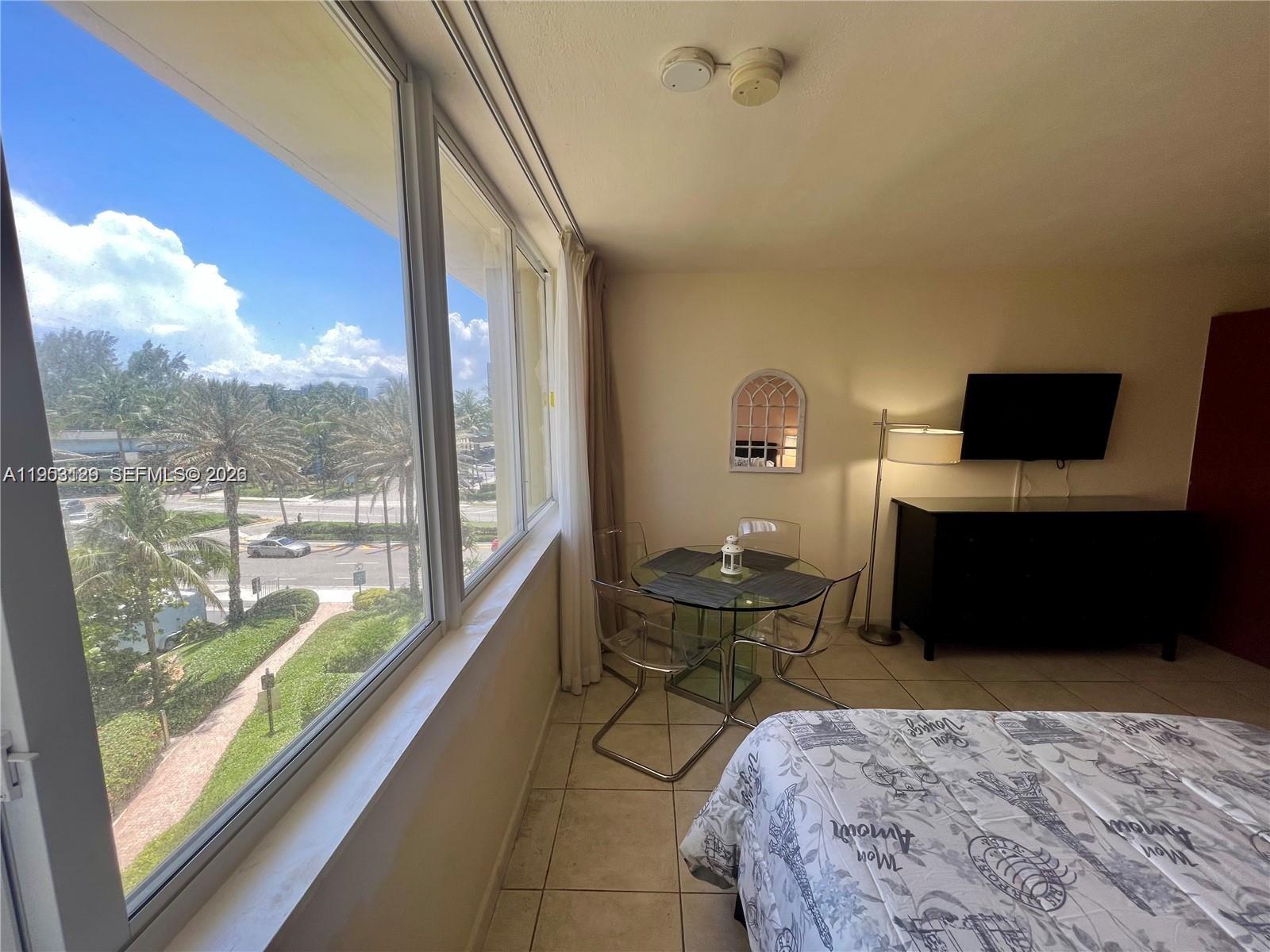 THE AVENTURA BEACH CLUB C - Residential