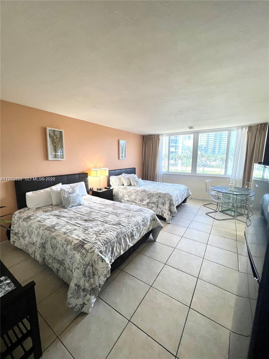 THE AVENTURA BEACH CLUB C - Residential