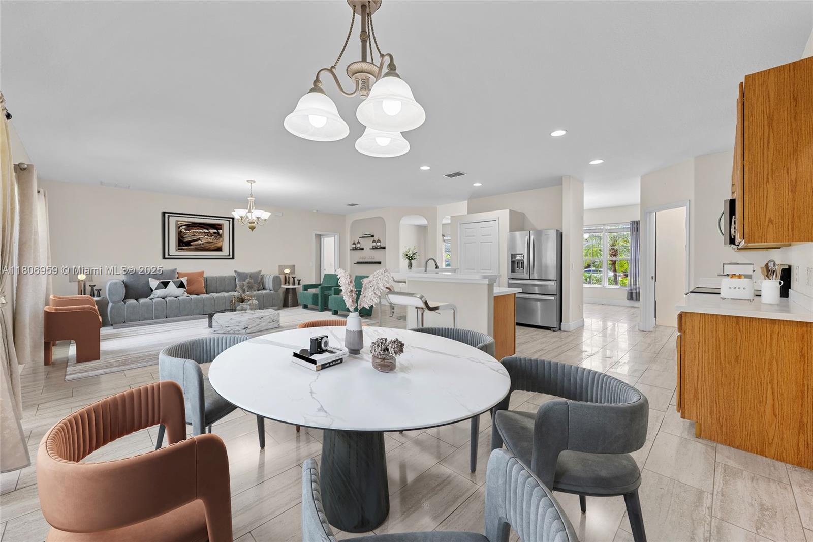 """OAKS OF VERO PD PHASE - Residential Lease