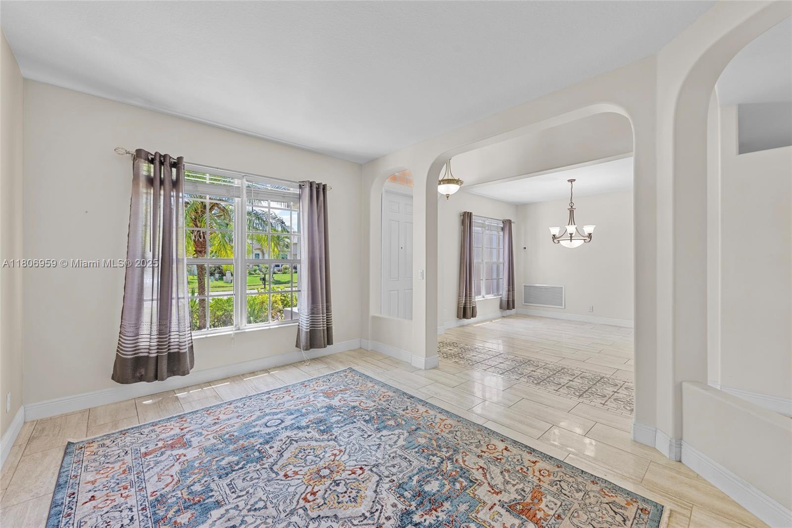 """OAKS OF VERO PD PHASE - Residential Lease