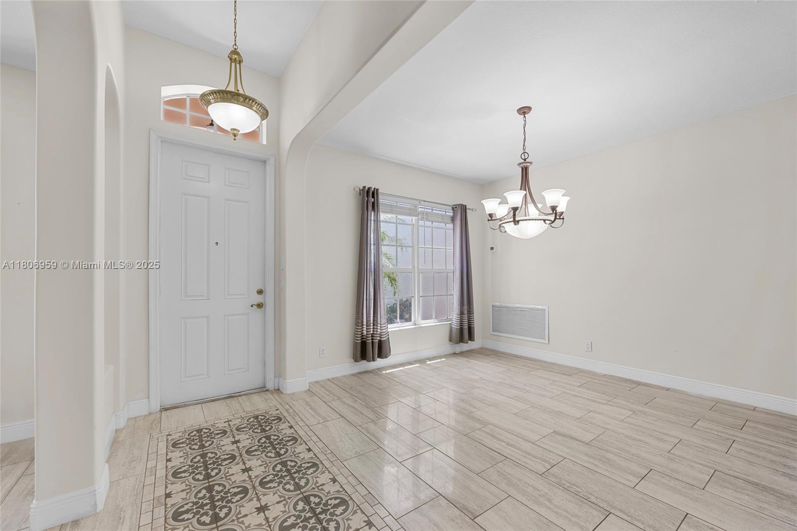 """OAKS OF VERO PD PHASE - Residential Lease