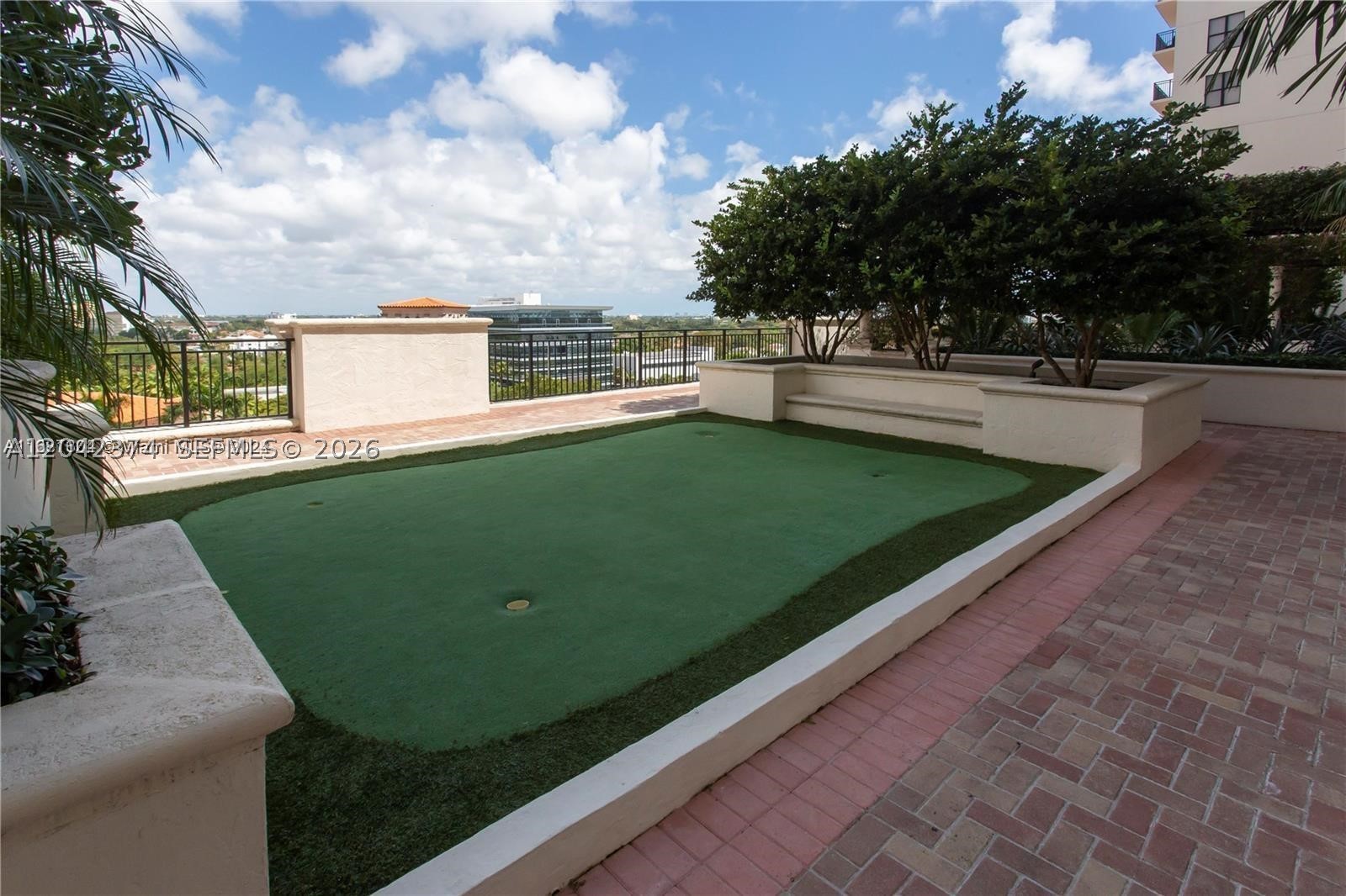 PUERTA DE PALMAS CONDO - Residential