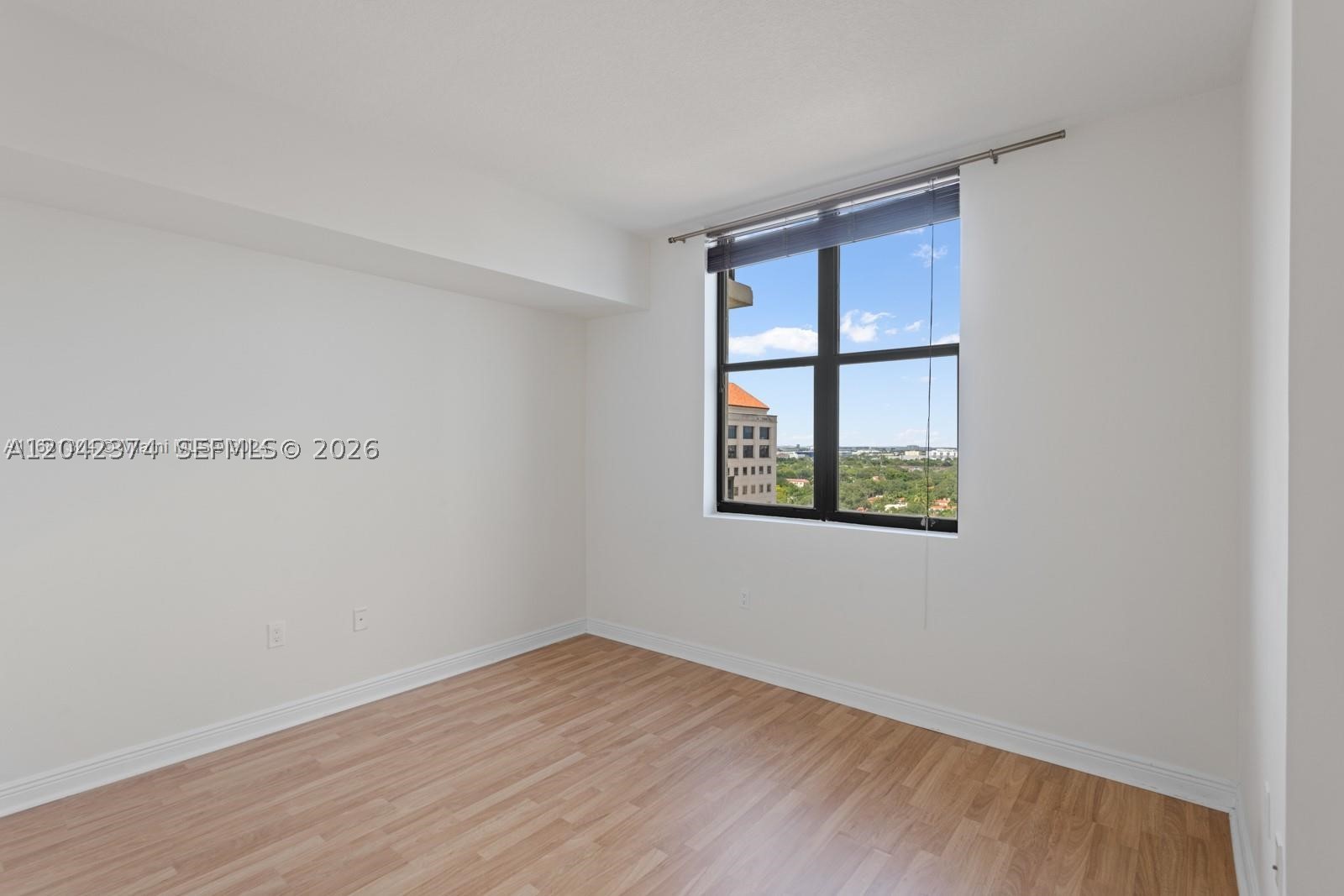 PUERTA DE PALMAS CONDO - Residential