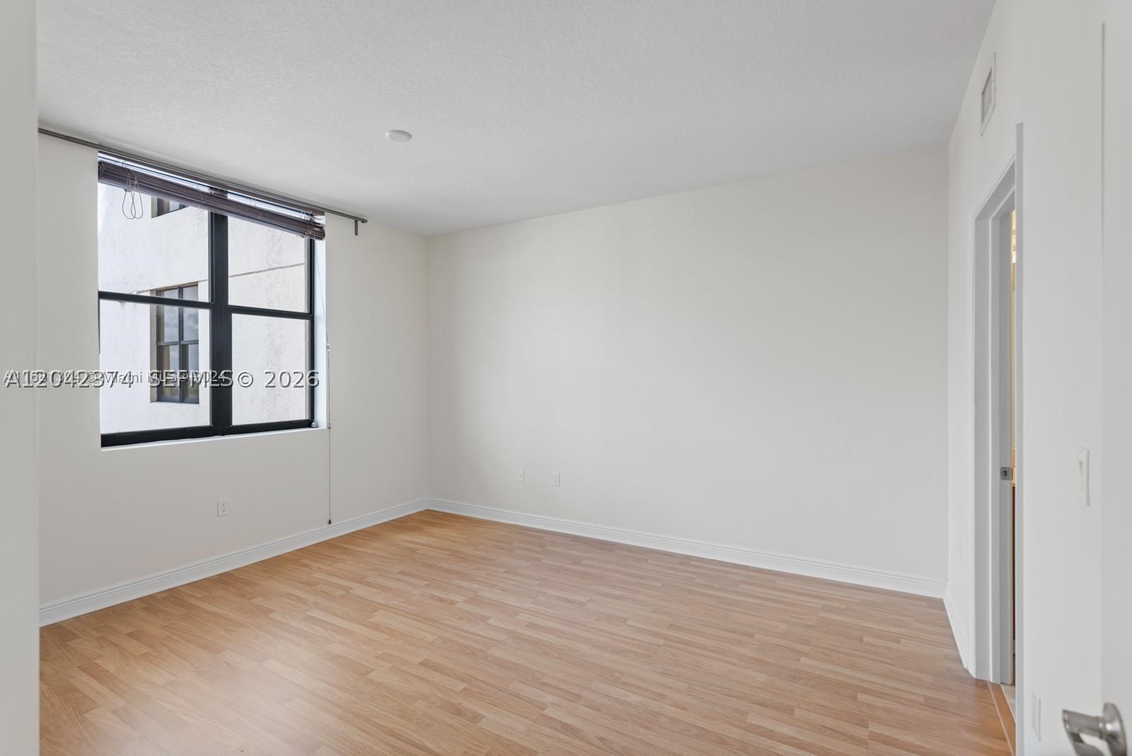 PUERTA DE PALMAS CONDO - Residential