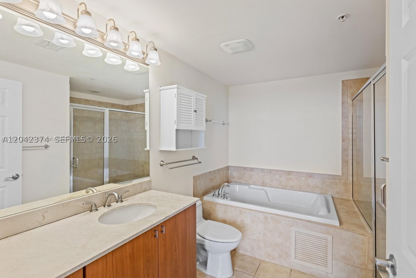 PUERTA DE PALMAS CONDO - Residential