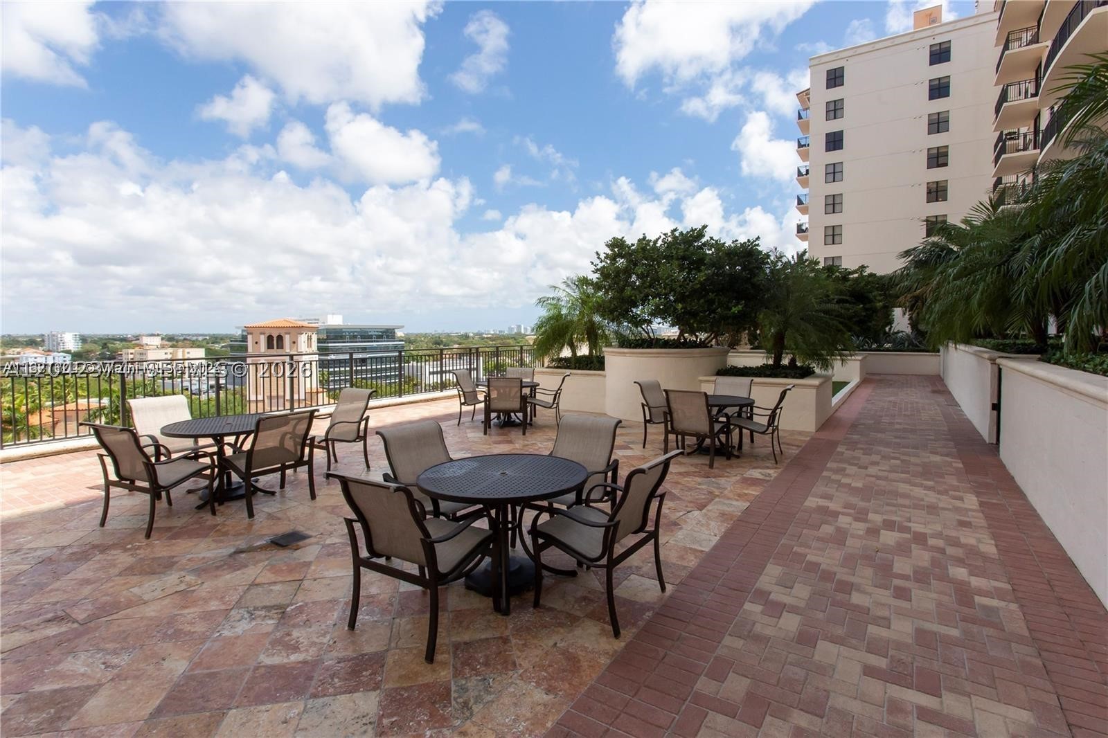 PUERTA DE PALMAS CONDO - Residential