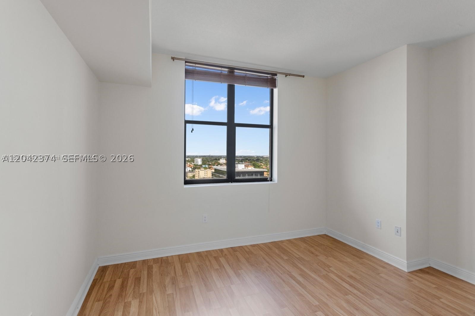 PUERTA DE PALMAS CONDO - Residential