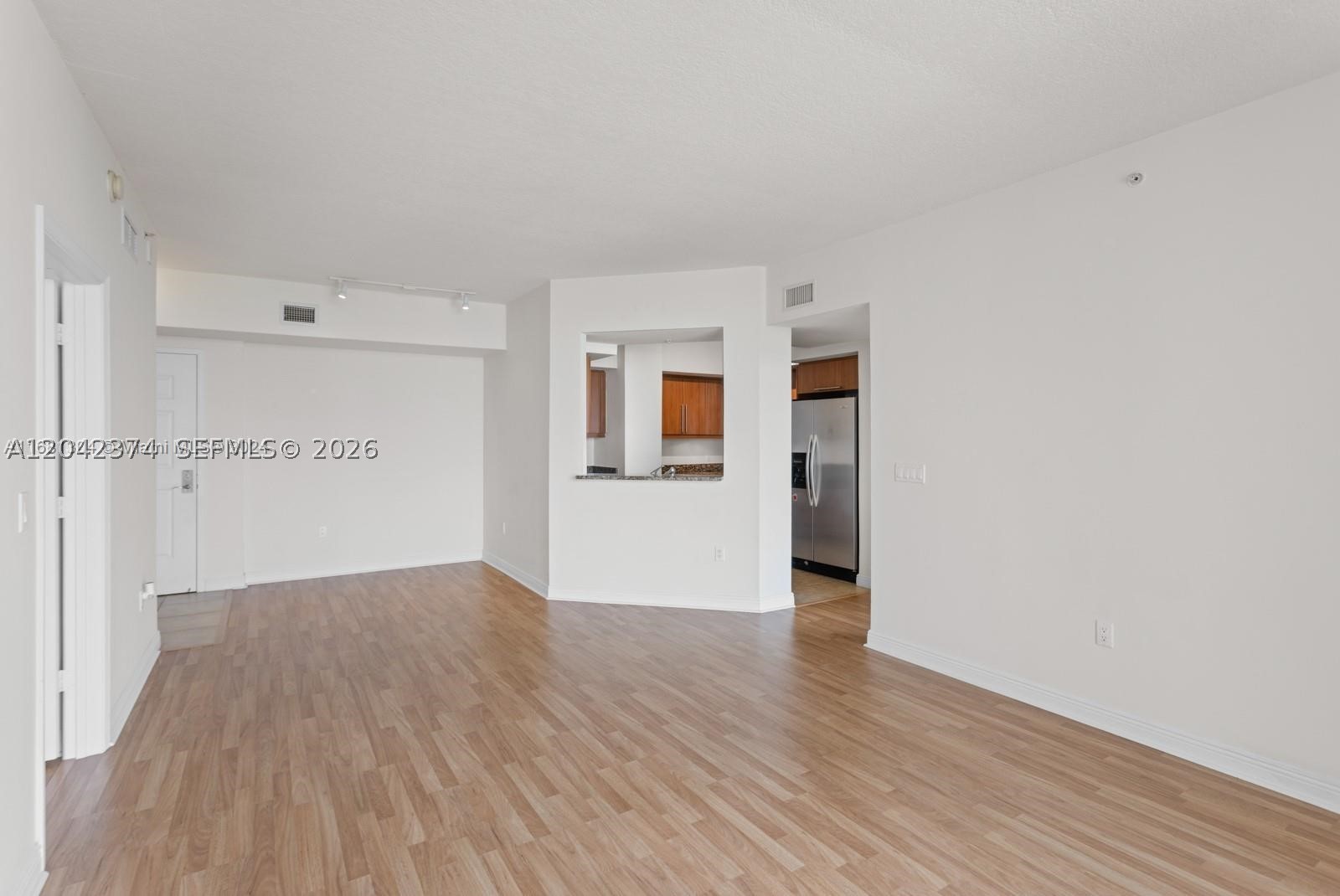 PUERTA DE PALMAS CONDO - Residential
