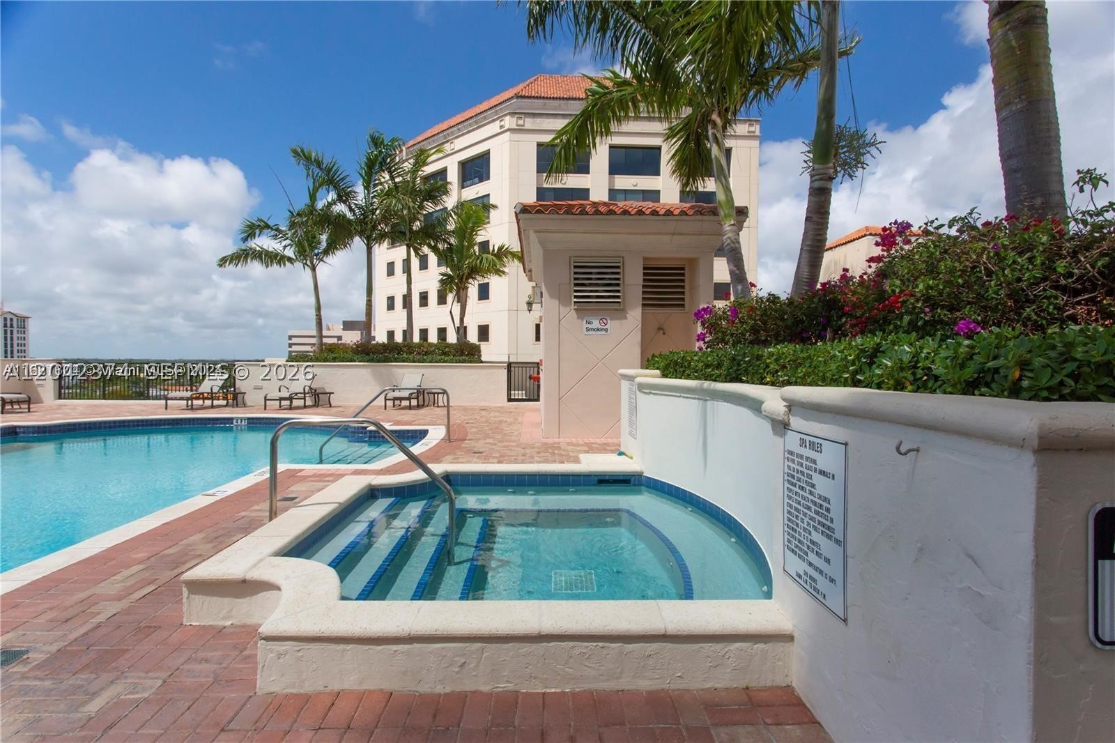 PUERTA DE PALMAS CONDO - Residential
