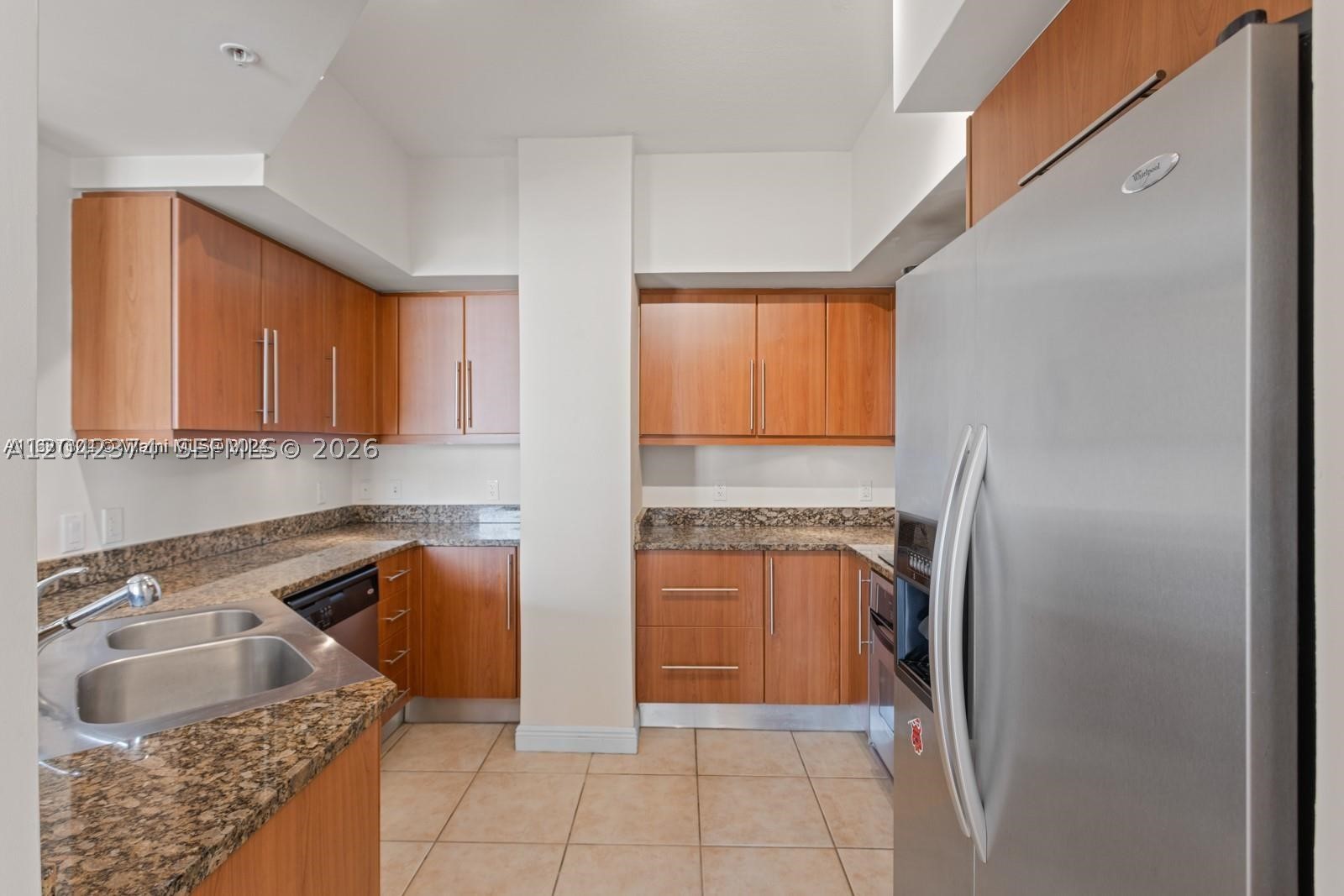PUERTA DE PALMAS CONDO - Residential