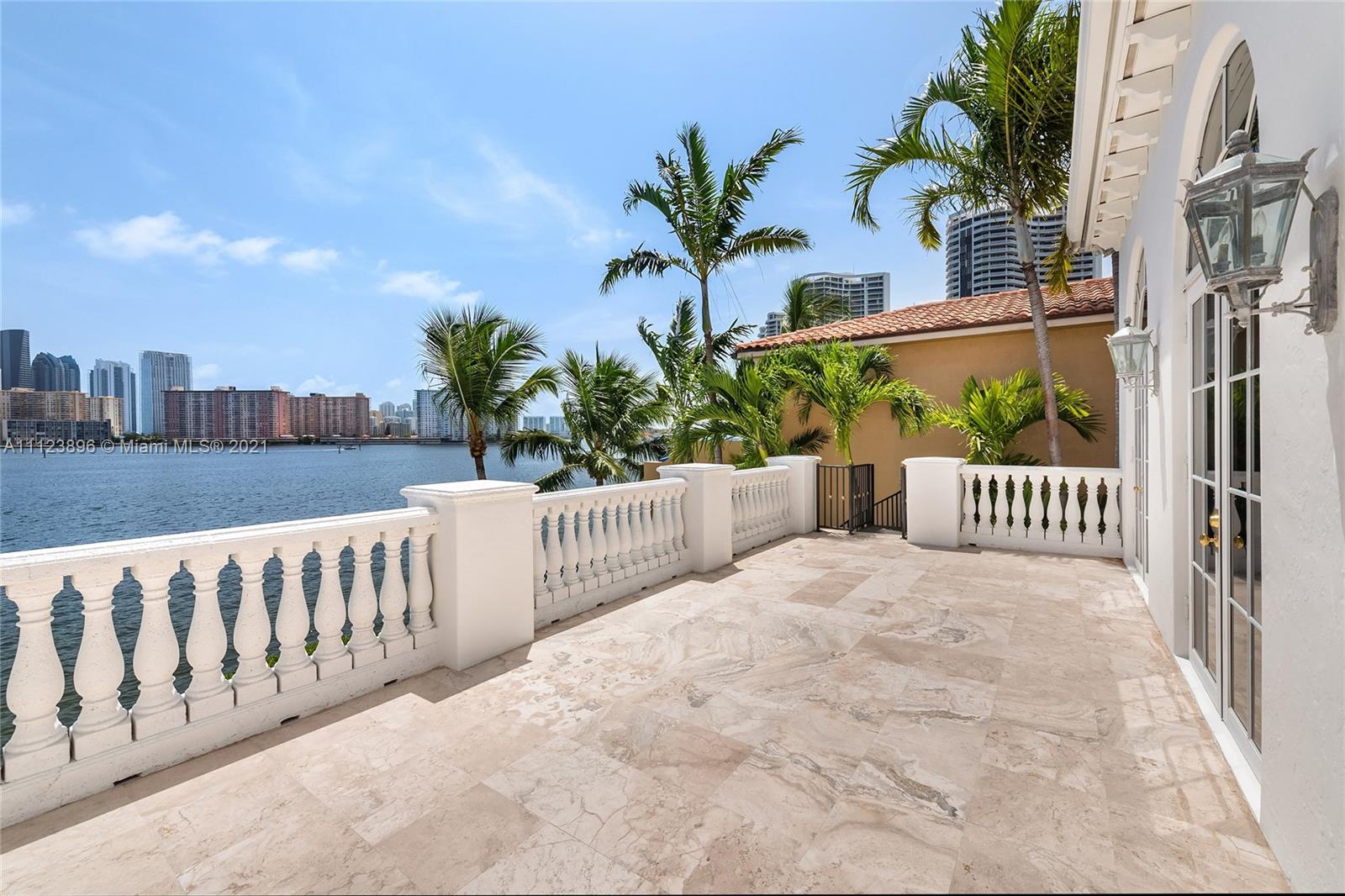 ISLAND ESTATES - Residential