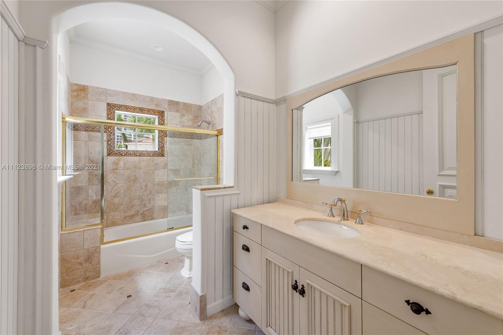 ISLAND ESTATES - Residential